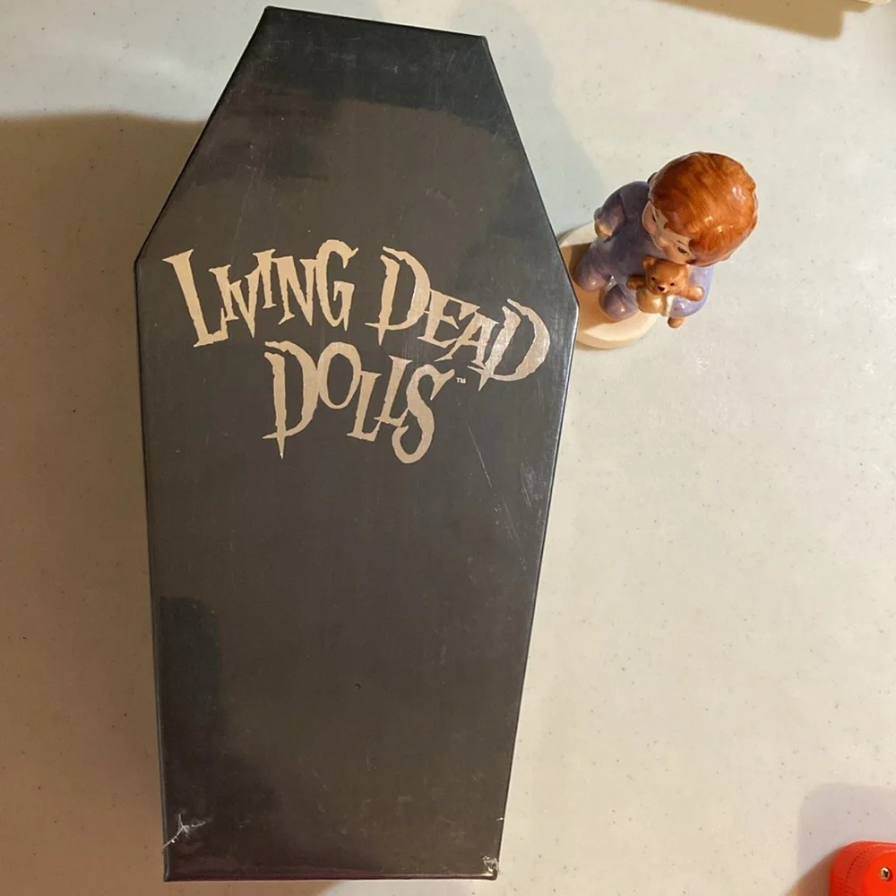 Living Dead Dolls Squeak Series 16